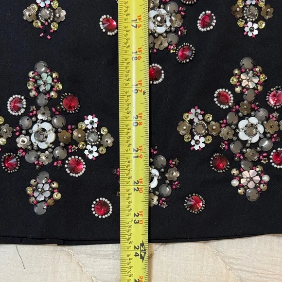 WH/BM Embellished Black Skirt Sz 4 - Picture 10 of 15